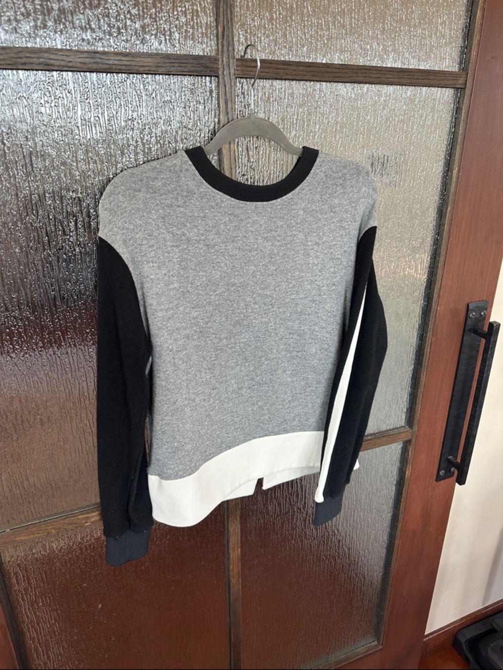Sandro Women’s Grey, Black & White Colorblock Crewneck Sweater size Med - Picture 3 of 11